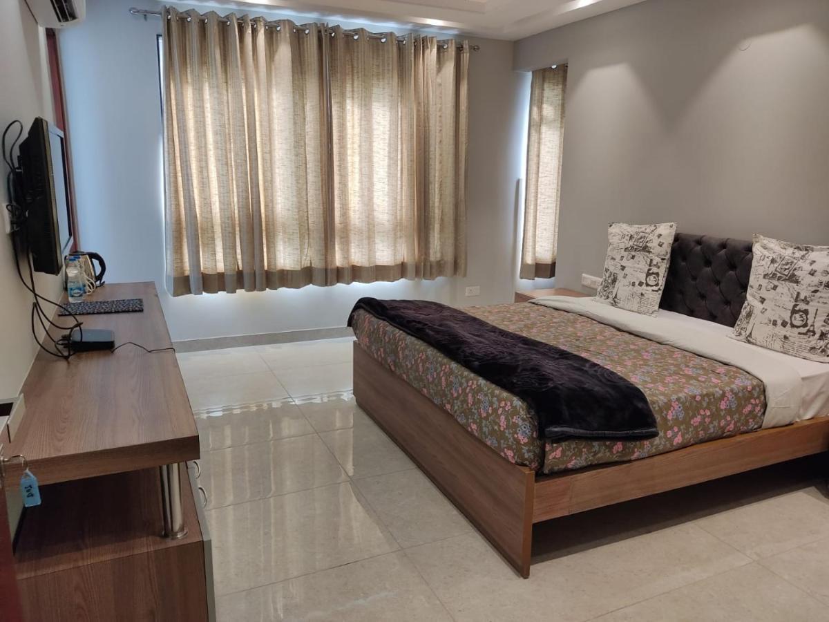 Perch Service Apartment-Mg Road Gurgaon Eksteriør billede